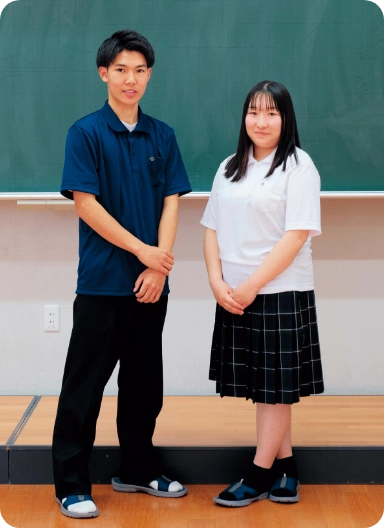 夏スタイルの制服(男女)