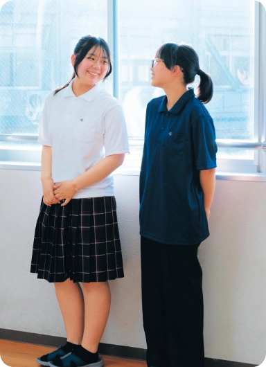 夏スタイルの制服(男女)